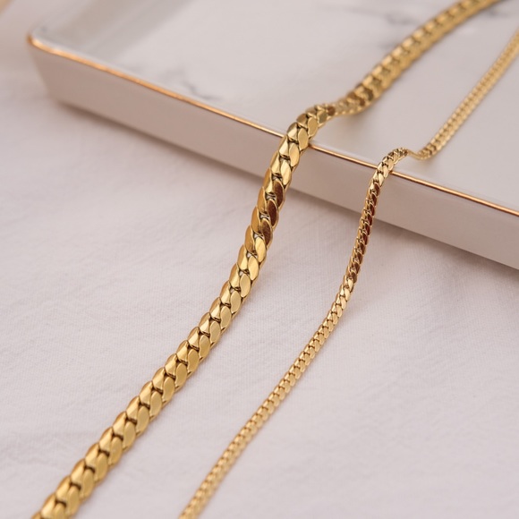 CLOSING SALE! 18K Gold Plated Thick (6mm) Weaved Snake Chain - Picture 9 of 12